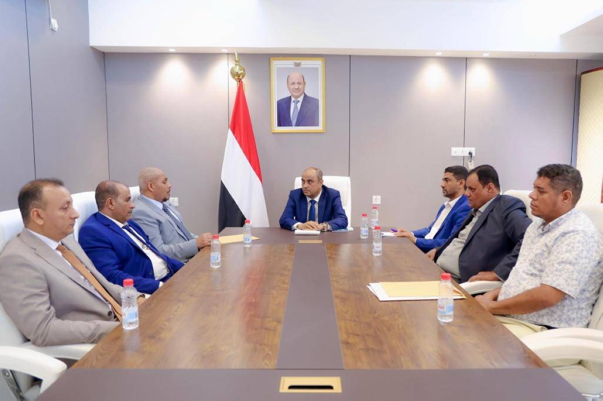 رئيس الوزراء اليمني يبرز أهمية سقطرى كوجهة بيئية وإنسانية وسياحية مميزة