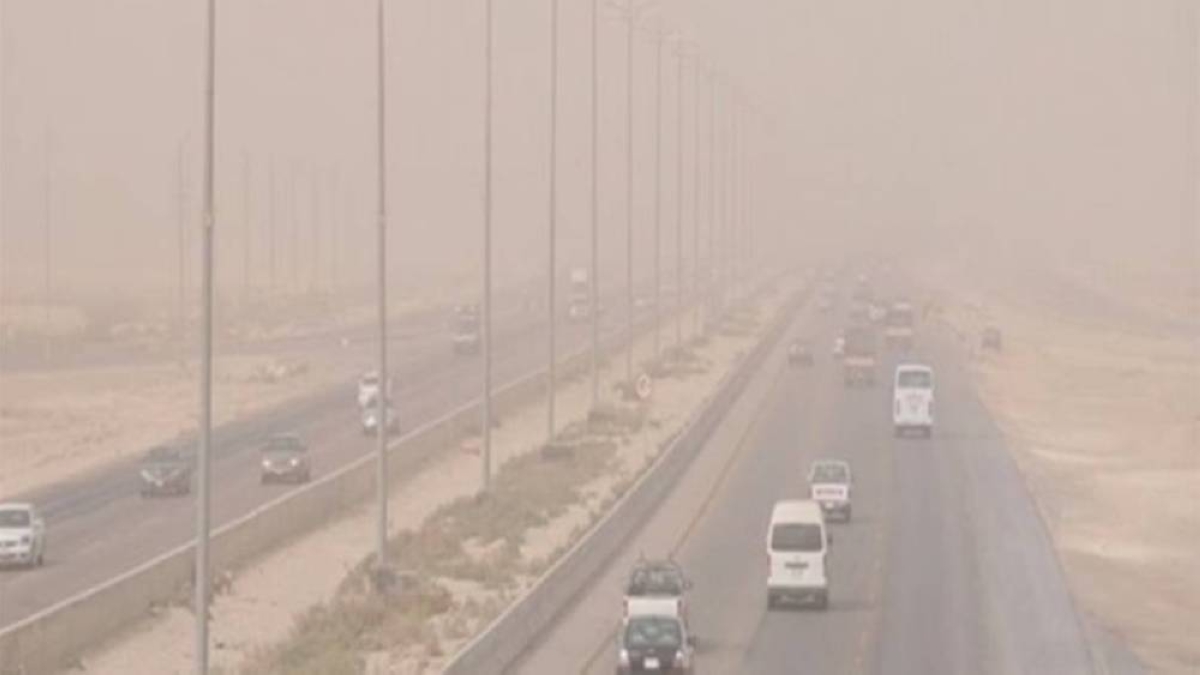 رياح نشطة تثير الأتربة والغبار في معظم مناطق المملكة وفقًا لتوقعات الأرصاد
