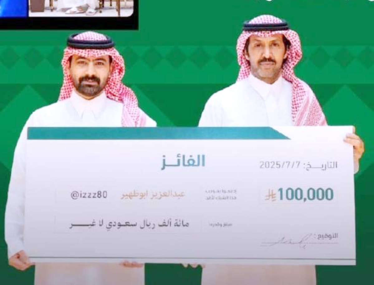 عبدالعزيز أبوظهير يبرز في مشهد فني هادئ وسط زخم الأضواء