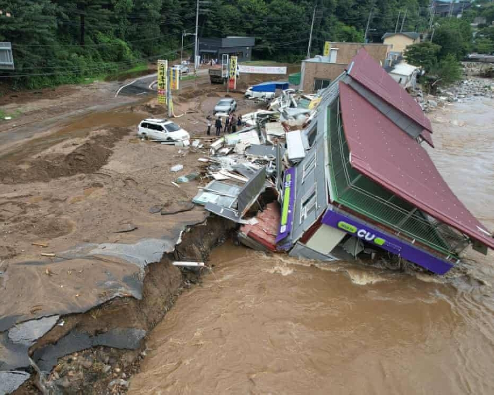 فيضانات كوريا الجنوبية تودي بحياة 17 شخصًا وأمطار قياسية تضرب البلاد