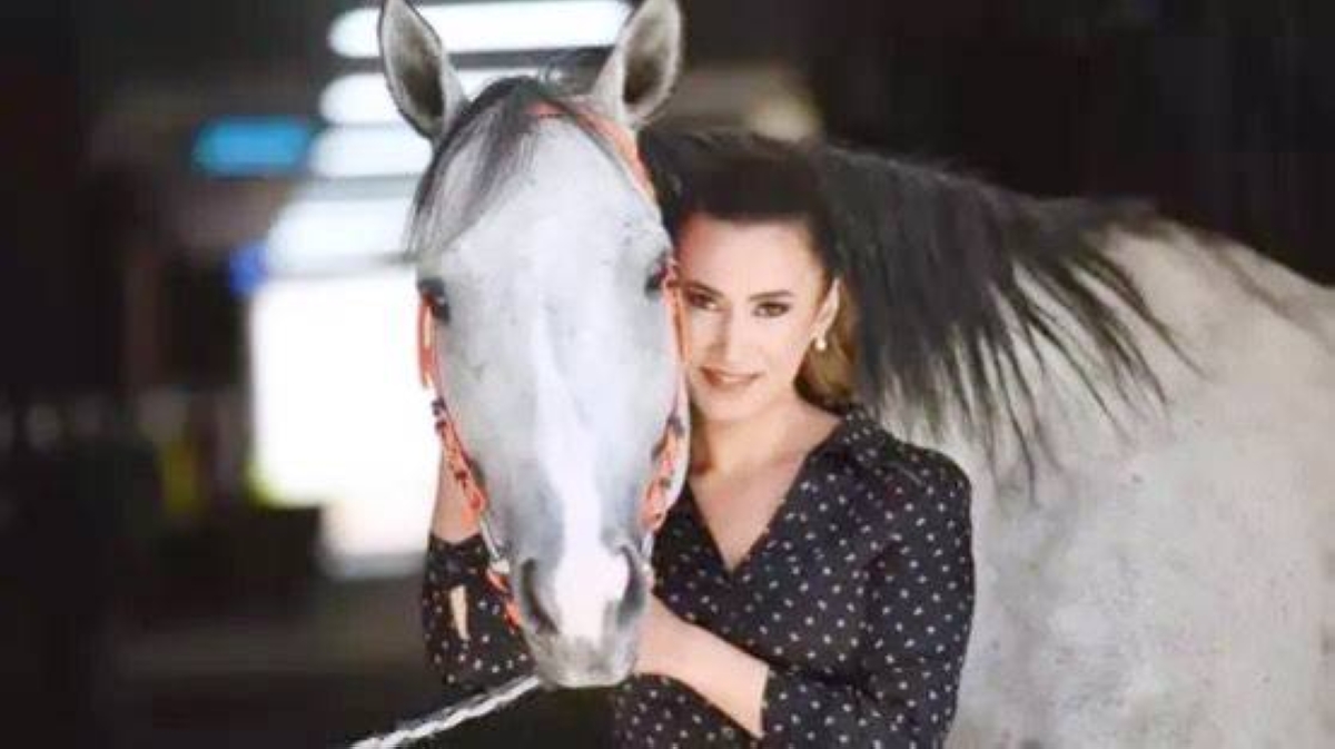 مذيعة تفارق الحياة وتسلط الضوء على الضغوط التي يواجهها الإعلاميون في السعودية