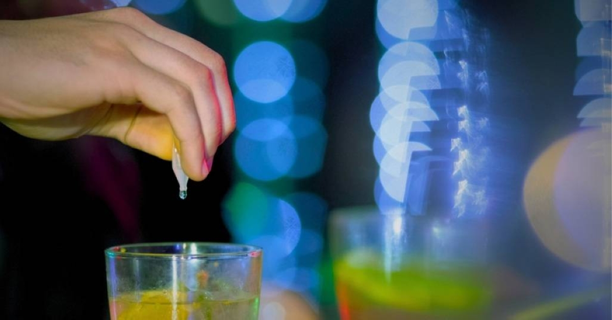 موظف صيني يُسجن بعد خداع زميله بمصل الحقيقة لاستنطاق أسرار العمل