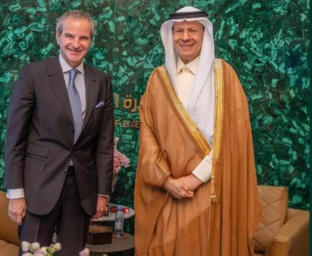 وزير الطاقة وغروسي يتناولان آخر تطورات البرنامج الوطني الذري في السعودية